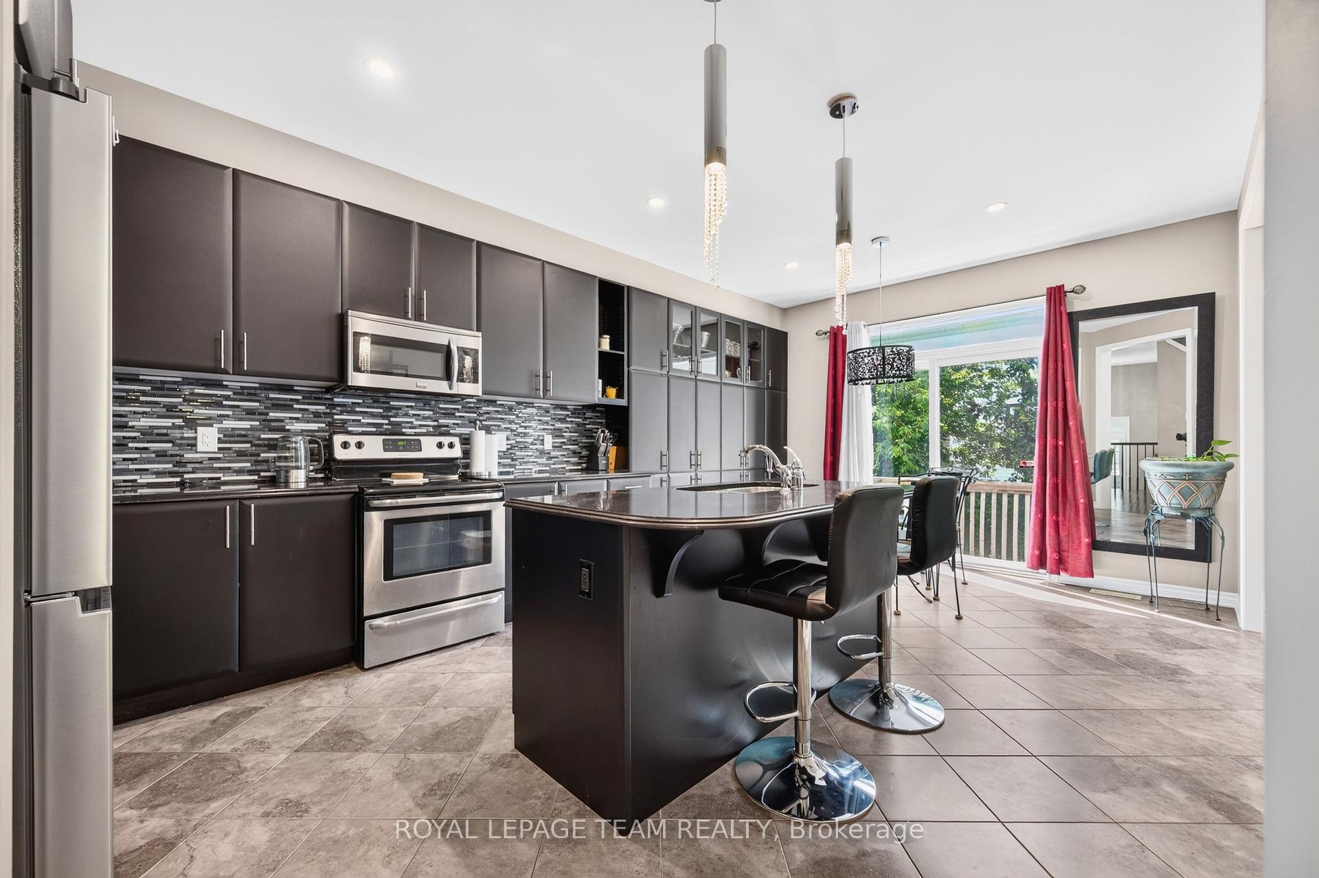 Photo 18 of 340 Gallantry Way, Ottawa, Stittsville (North) — HOMEH