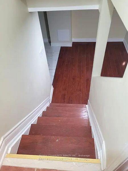 Photo 3 of 71 Middlecote Drive, Ajax, Northeast Ajax — HOMEH