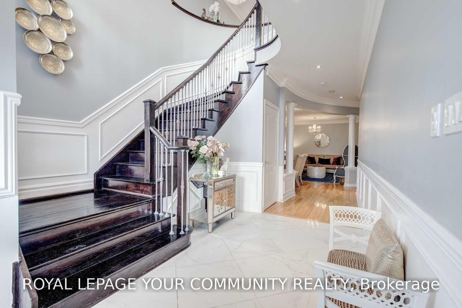 Photo 6 of 134 Greenview Circle, Vaughan, Rural Vaughan — HOMEH