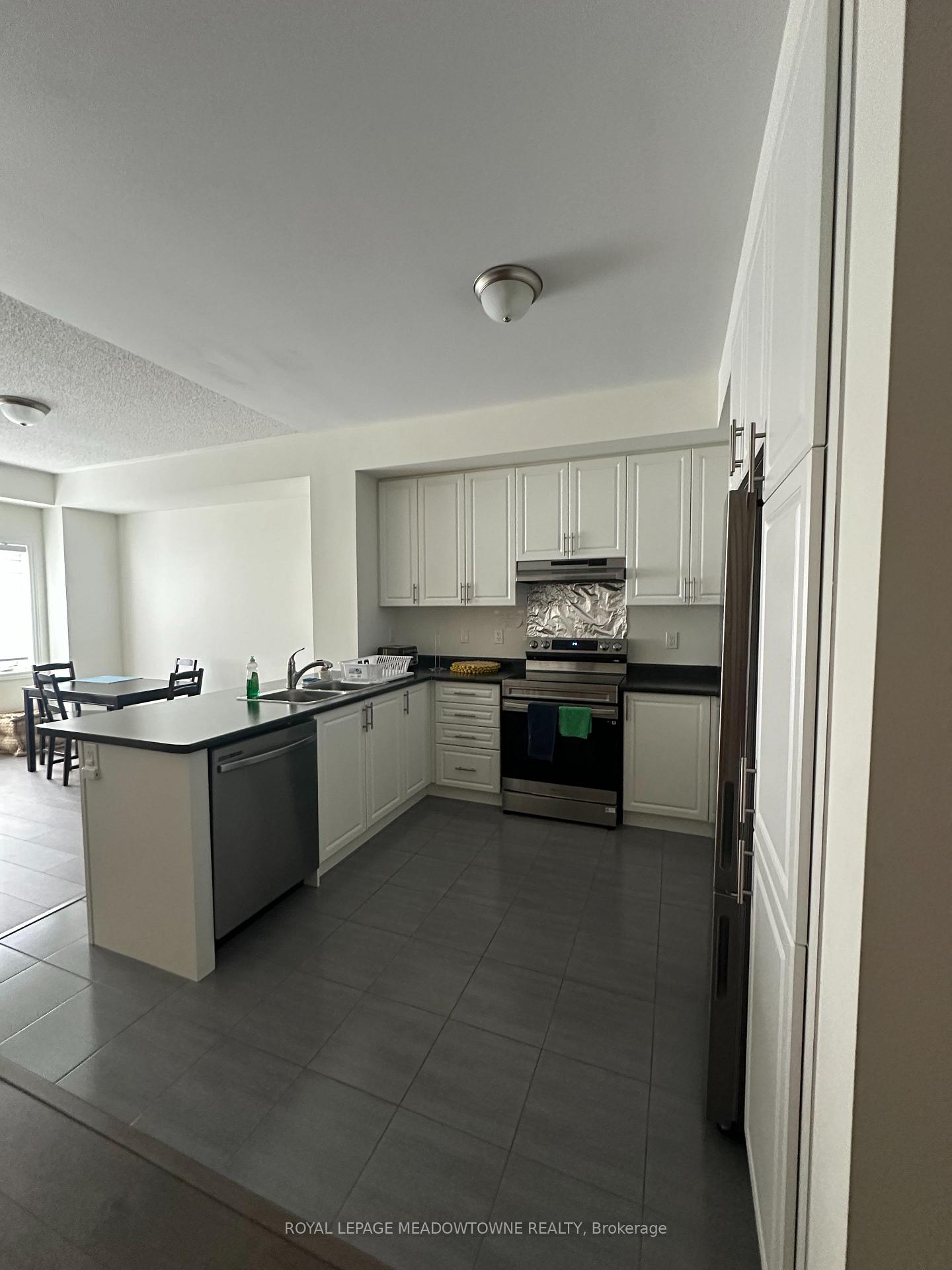 Photo 10 of 130 Sapphire Way, Thorold, Rolling Meadows — HOMEH