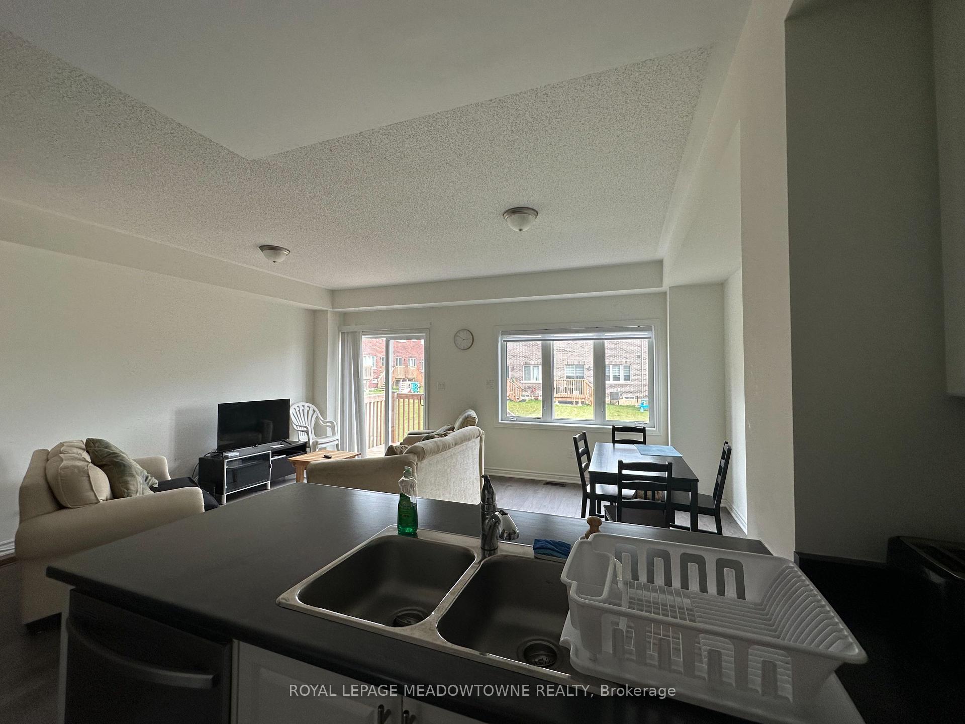 Photo 13 of 130 Sapphire Way, Thorold, Rolling Meadows — HOMEH