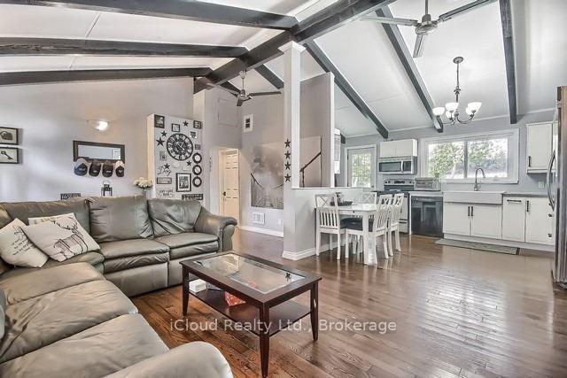 Photo 3 of 172 Silas Boulevard, Georgina, Keswick North — HOMEH