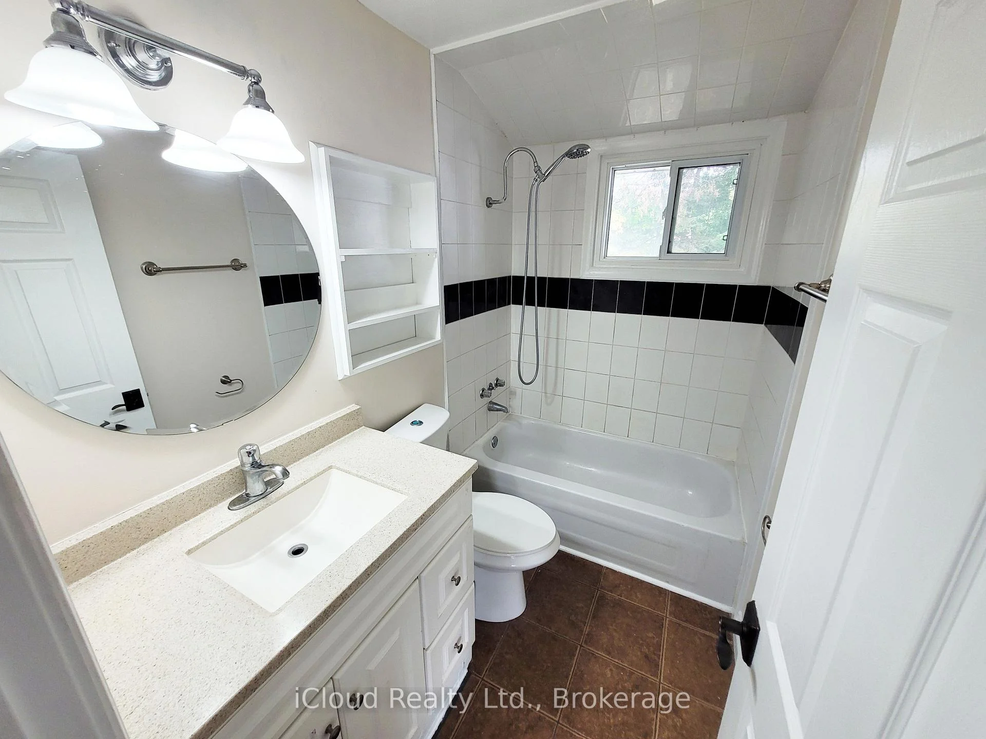 Photo 29 of 172 Silas Boulevard, Georgina, Keswick North — HOMEH