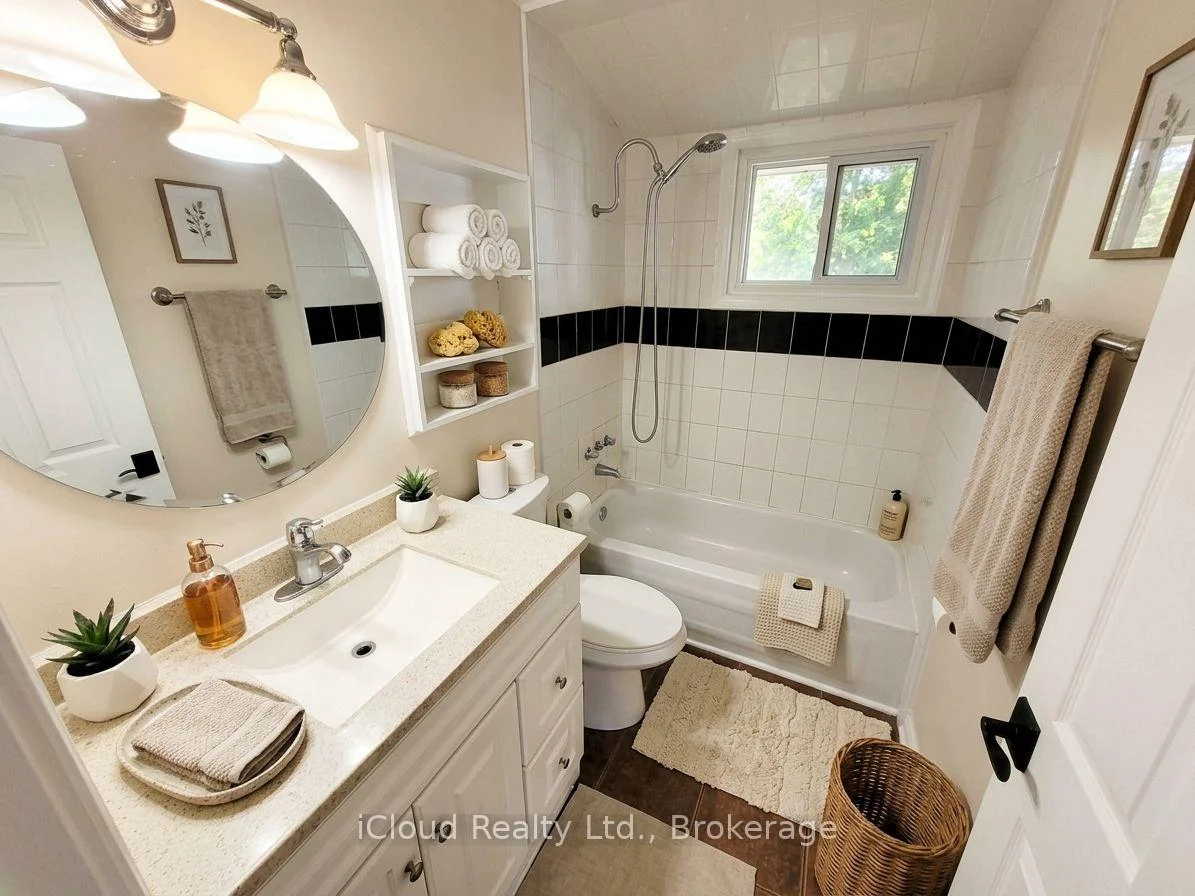 Photo 17 of 172 Silas Boulevard, Georgina, Keswick North — HOMEH