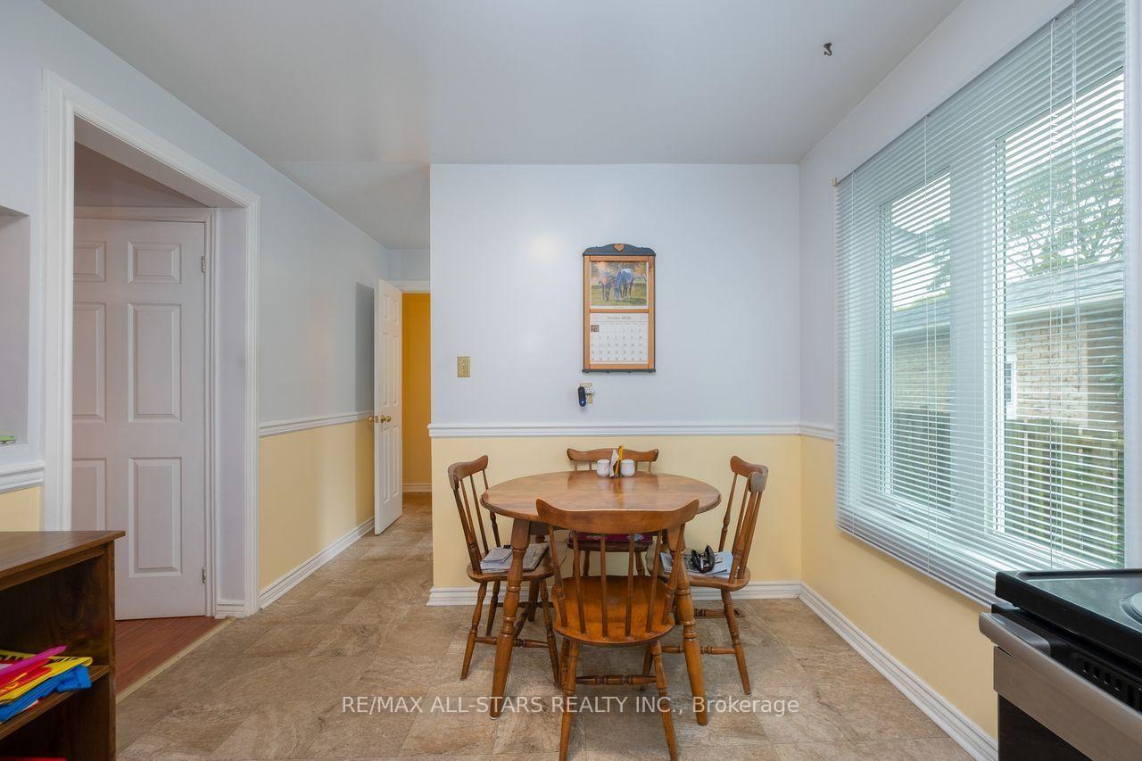 Photo 11 of 10 Colette Drive, Whitby, Downtown Whitby — HOMEH