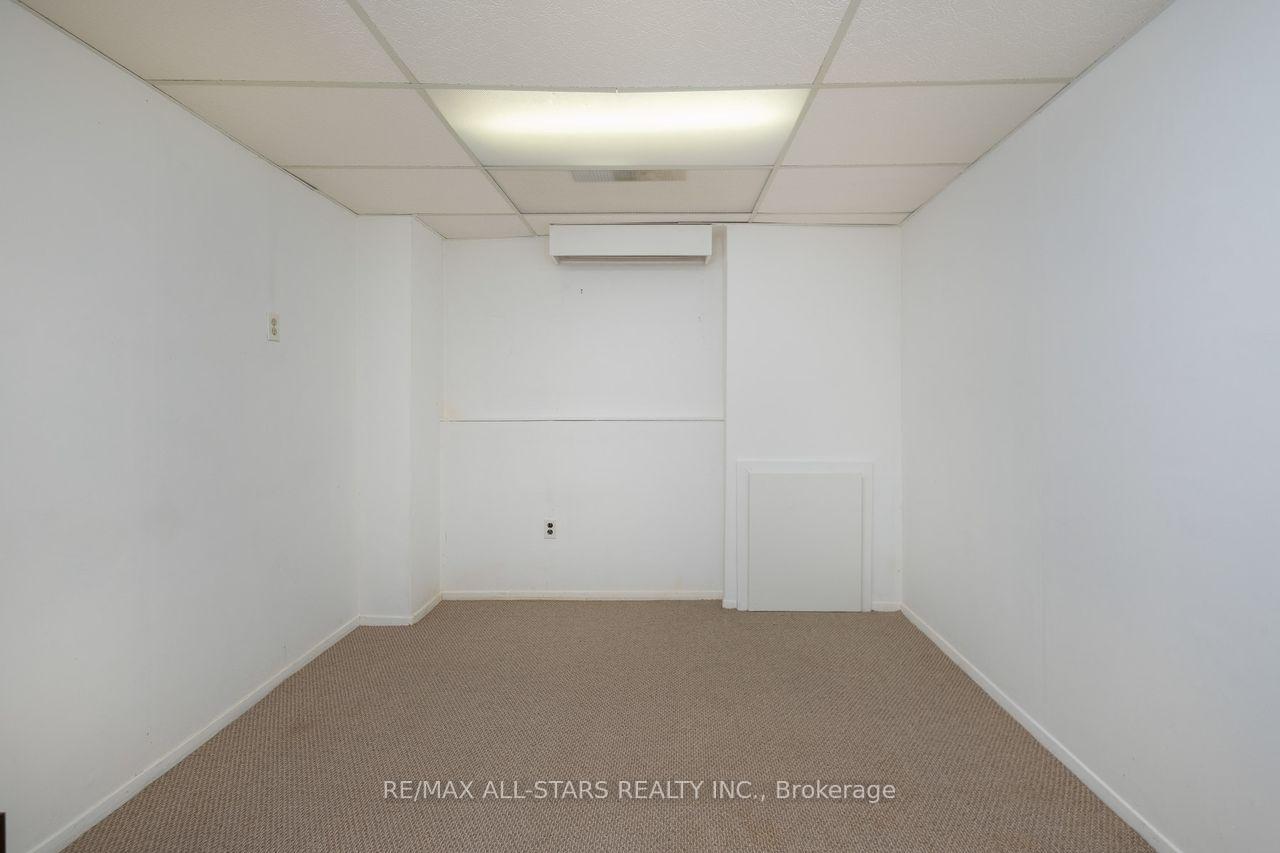 Photo 14 of 10 Colette Drive, Whitby, Downtown Whitby — HOMEH
