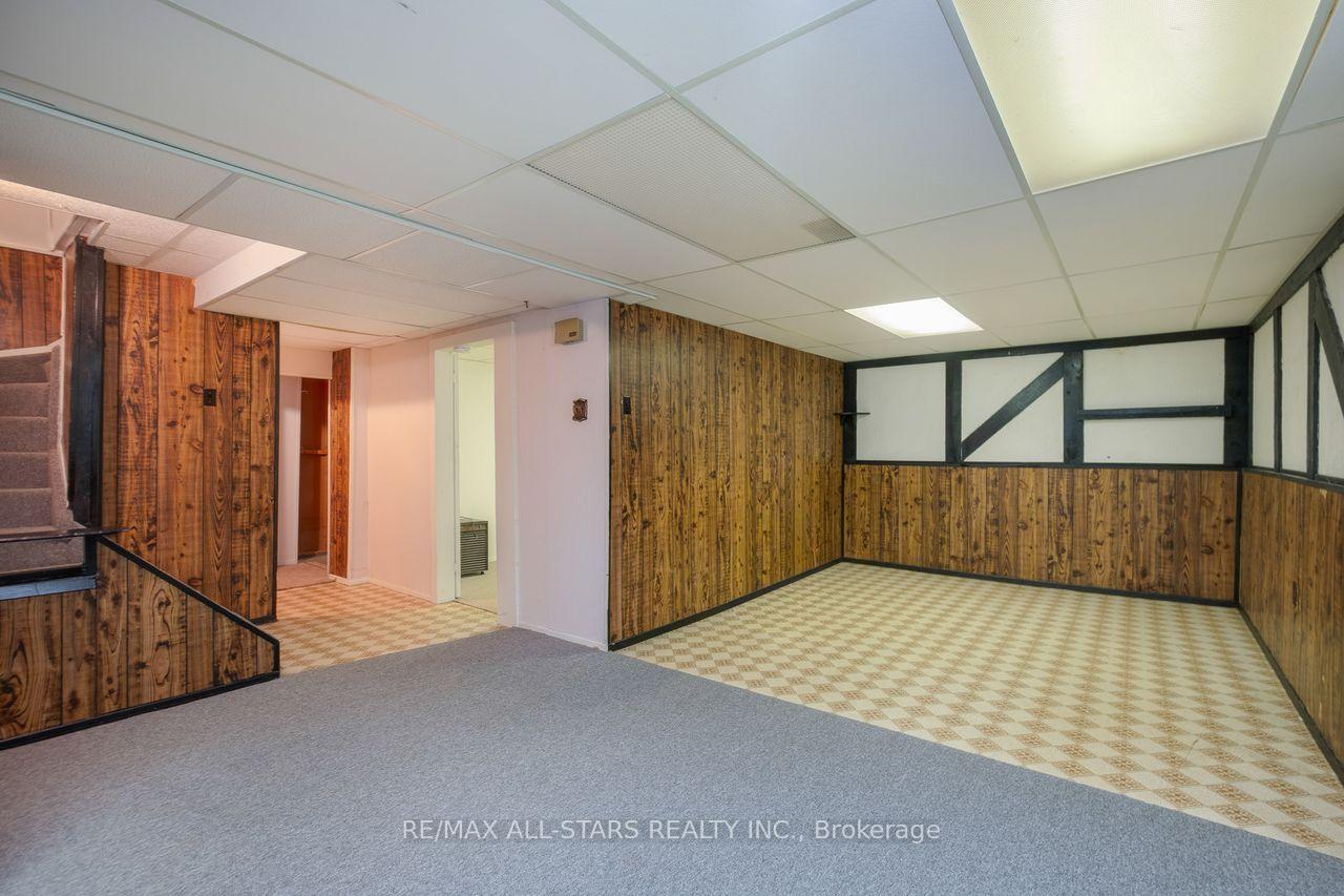 Photo 15 of 10 Colette Drive, Whitby, Downtown Whitby — HOMEH