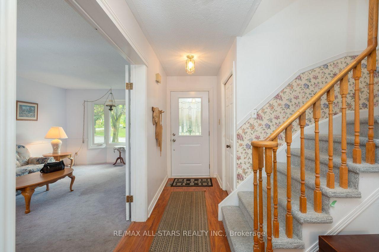 Photo 19 of 10 Colette Drive, Whitby, Downtown Whitby — HOMEH