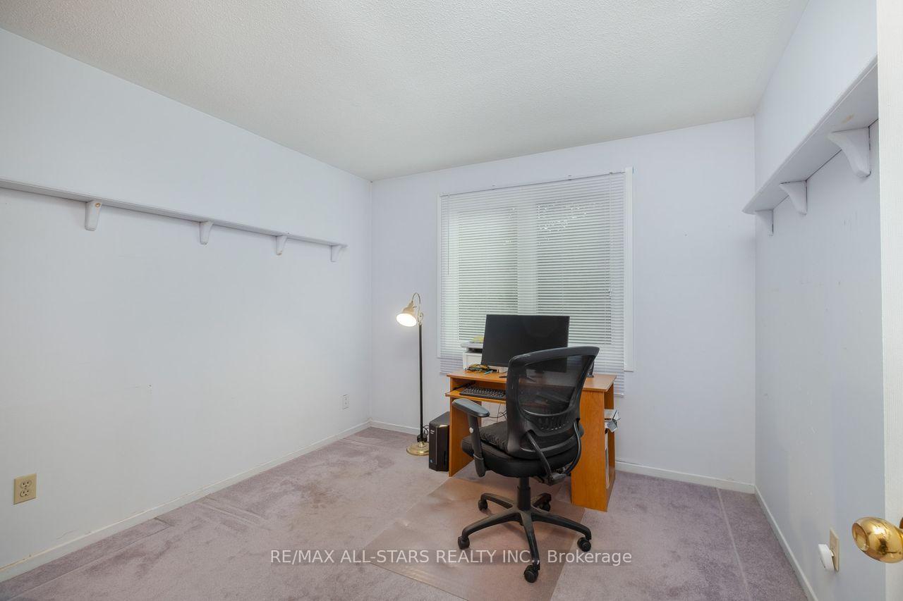 Photo 20 of 10 Colette Drive, Whitby, Downtown Whitby — HOMEH