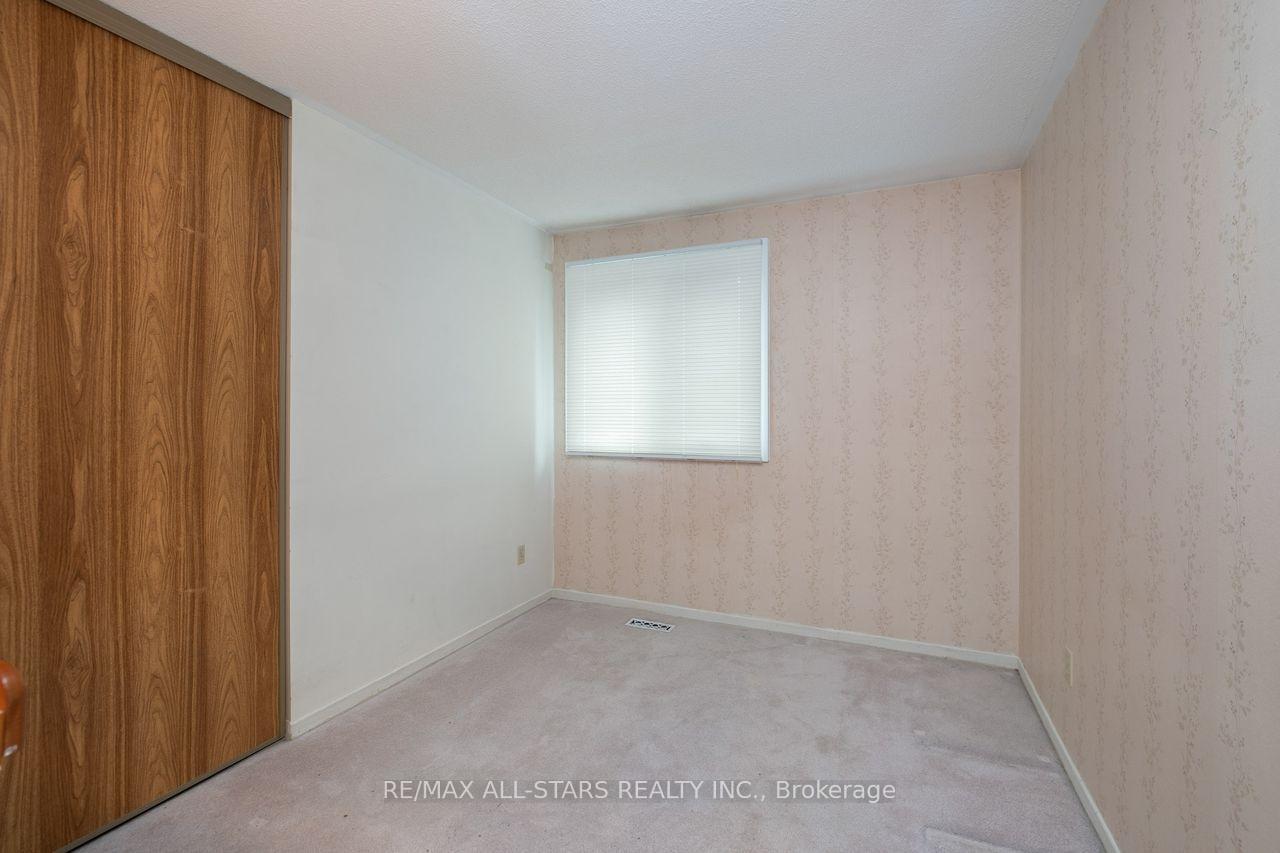 Photo 22 of 10 Colette Drive, Whitby, Downtown Whitby — HOMEH