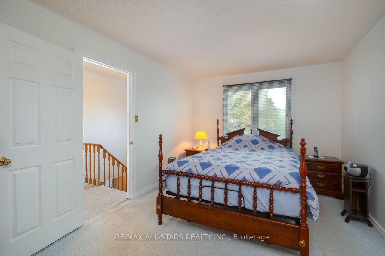Photo 23 of 10 Colette Drive, Whitby, Downtown Whitby — HOMEH