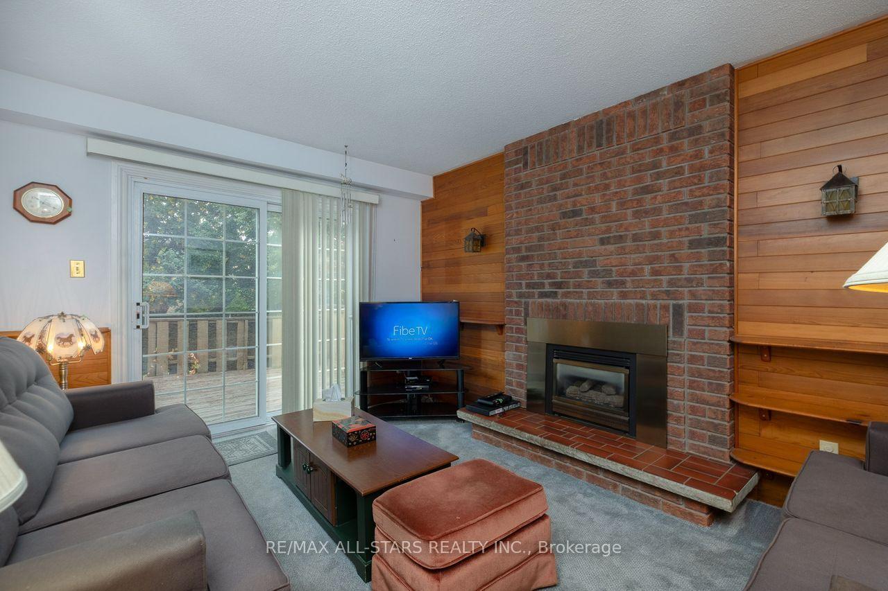 Photo 28 of 10 Colette Drive, Whitby, Downtown Whitby — HOMEH
