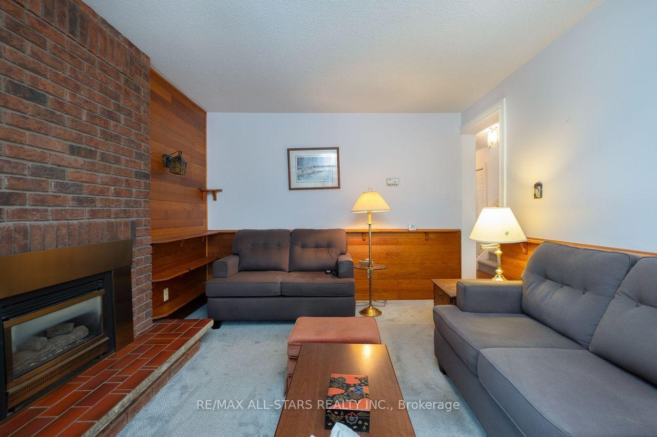 Photo 29 of 10 Colette Drive, Whitby, Downtown Whitby — HOMEH