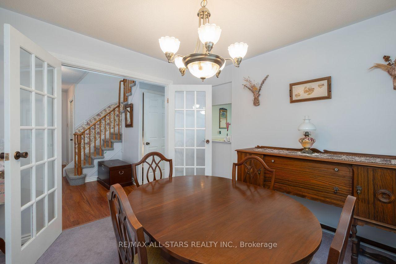 Photo 31 of 10 Colette Drive, Whitby, Downtown Whitby — HOMEH