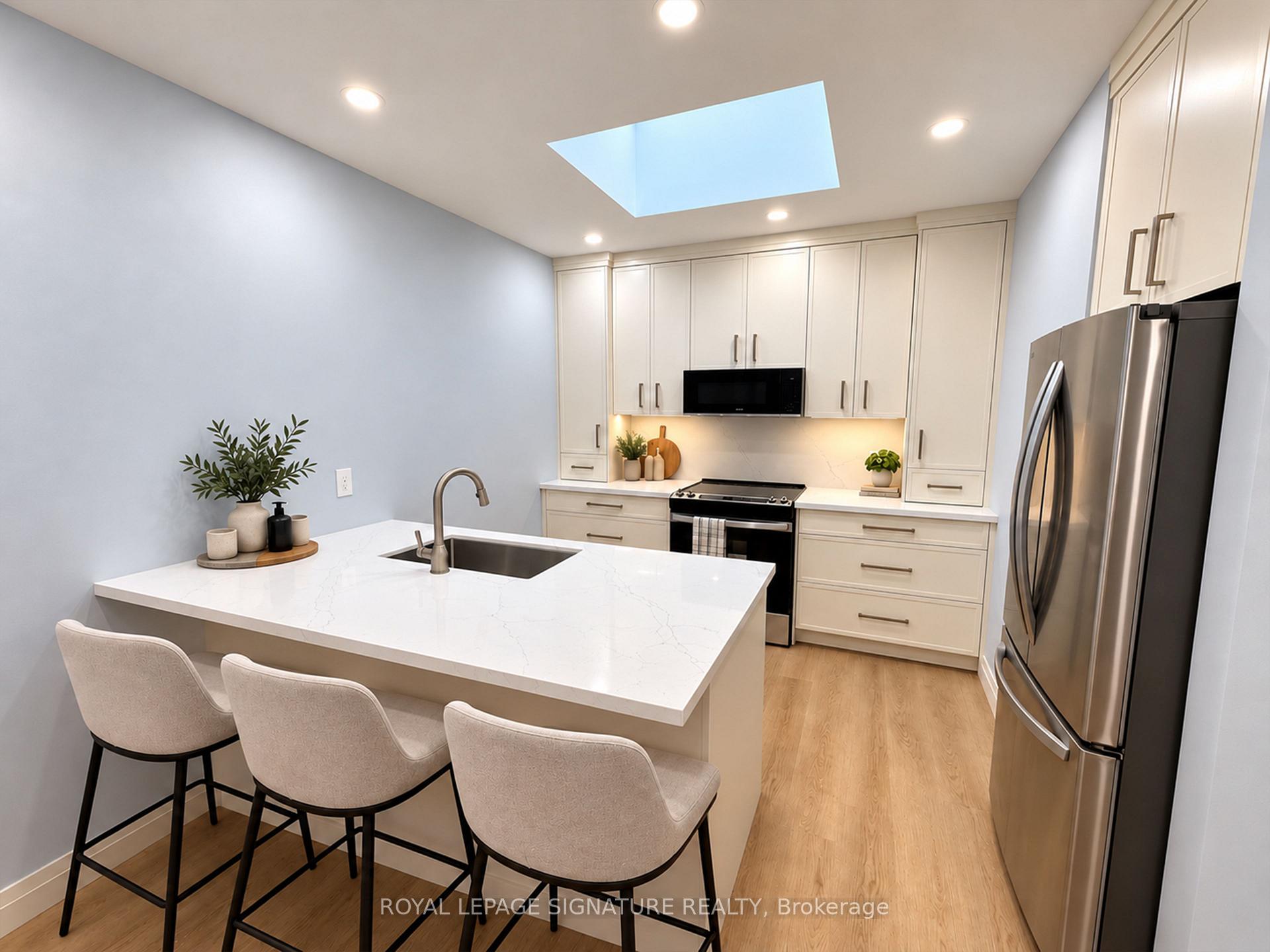 Photo of Unit 1, 1727A Bayview Avenue