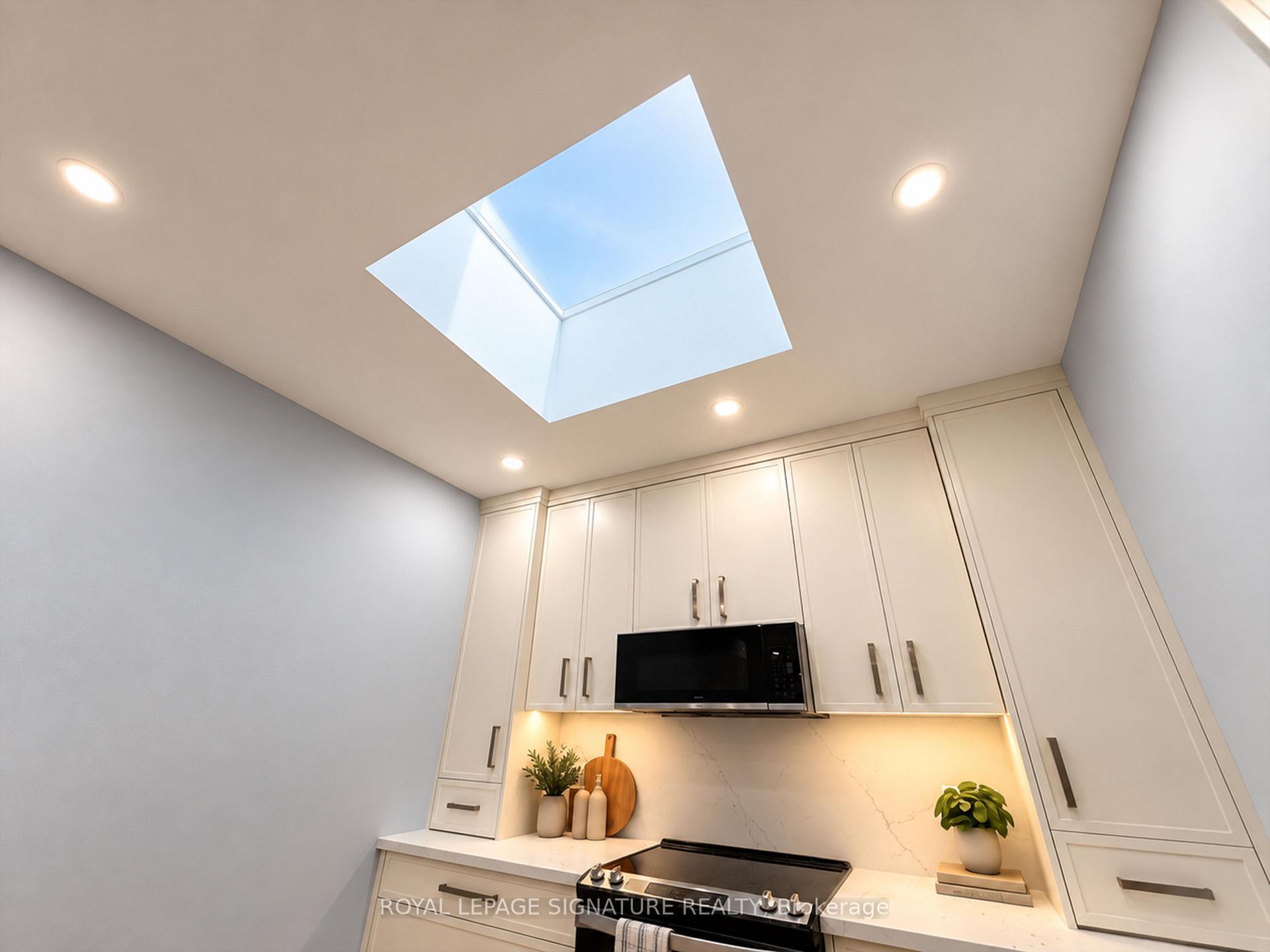 Photo 3 of Unit 1, 1727A Bayview Avenue, Toronto, Leaside — HOMEH