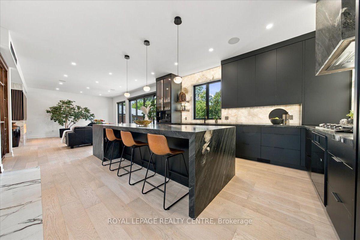 Photo 7 of 116 Elmcrest Road, Etobicoke, Eringate-Centennial-West Deane — HOMEH