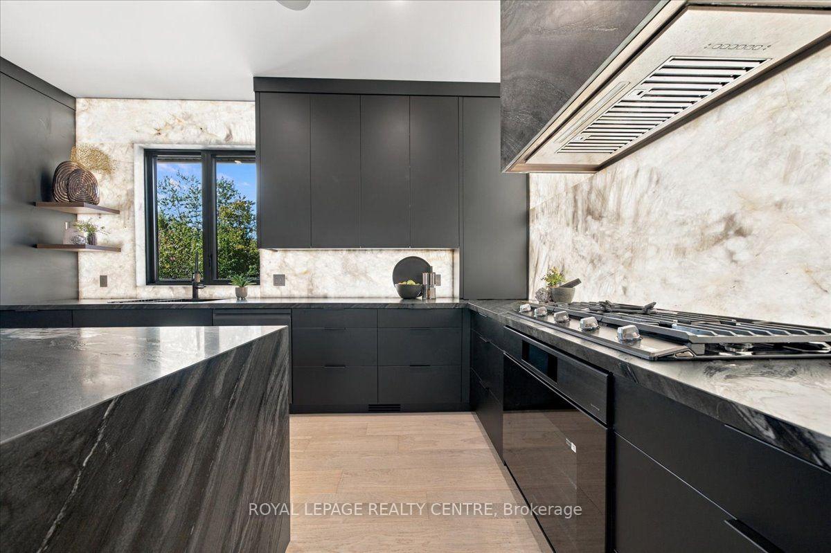 Photo 8 of 116 Elmcrest Road, Etobicoke, Eringate-Centennial-West Deane — HOMEH