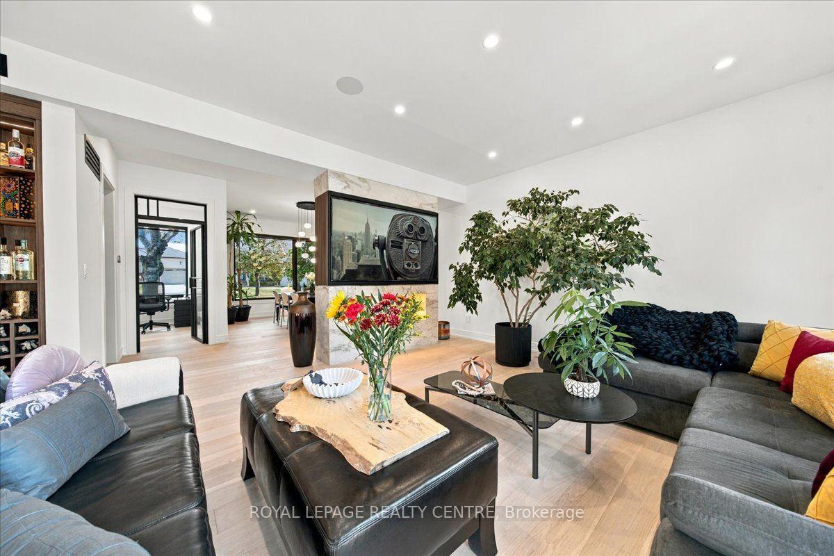 Photo 11 of 116 Elmcrest Road, Etobicoke, Eringate-Centennial-West Deane — HOMEH