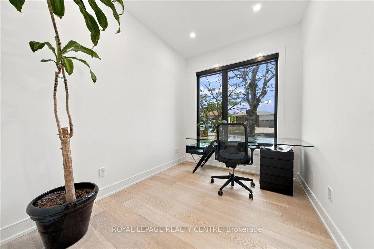 Photo 16 of 116 Elmcrest Road, Etobicoke, Eringate-Centennial-West Deane — HOMEH