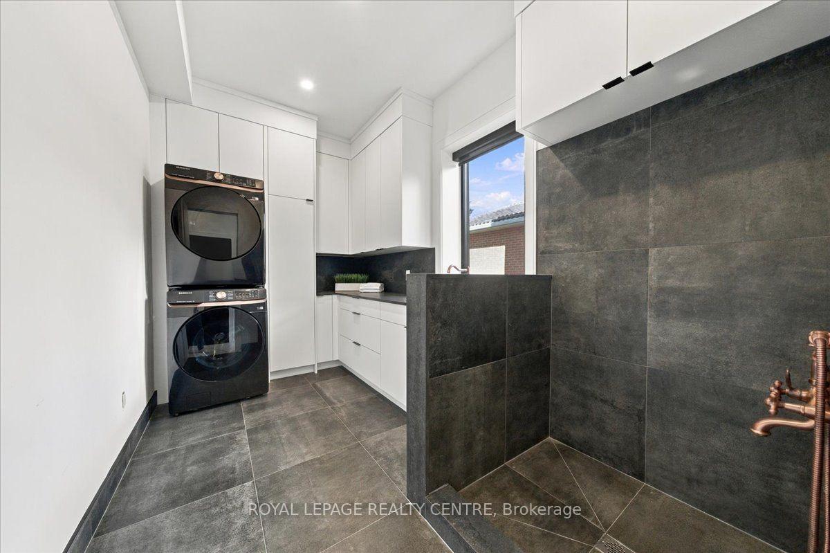 Photo 17 of 116 Elmcrest Road, Etobicoke, Eringate-Centennial-West Deane — HOMEH