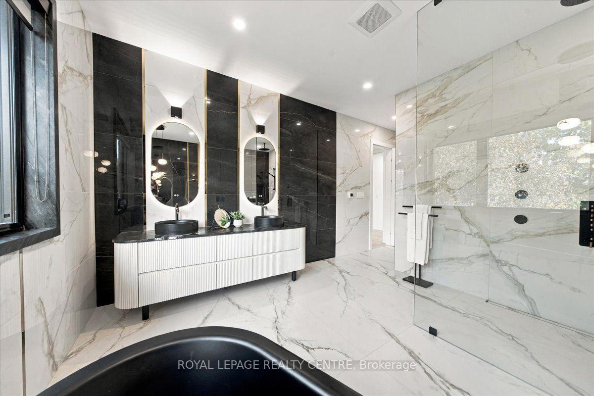 Photo 24 of 116 Elmcrest Road, Etobicoke, Eringate-Centennial-West Deane — HOMEH