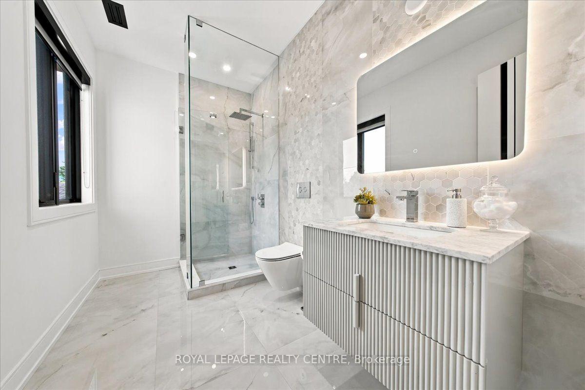 Photo 26 of 116 Elmcrest Road, Etobicoke, Eringate-Centennial-West Deane — HOMEH