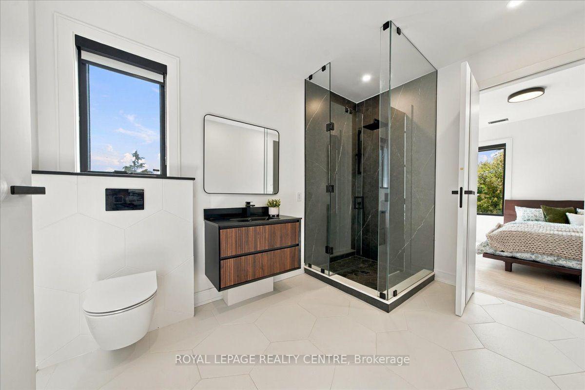 Photo 28 of 116 Elmcrest Road, Etobicoke, Eringate-Centennial-West Deane — HOMEH