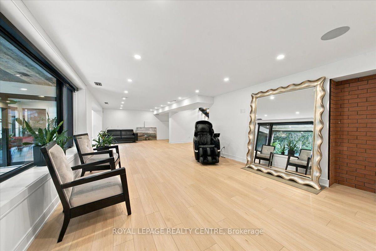 Photo 35 of 116 Elmcrest Road, Etobicoke, Eringate-Centennial-West Deane — HOMEH