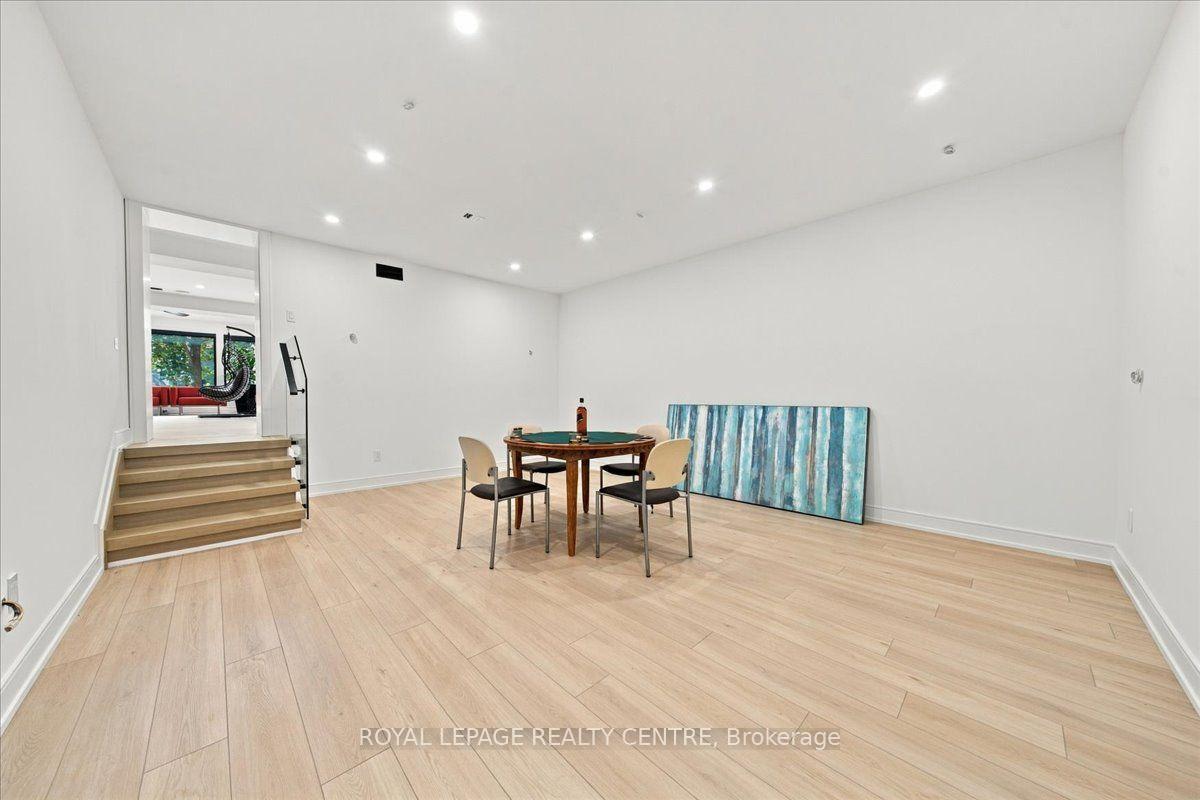 Photo 38 of 116 Elmcrest Road, Etobicoke, Eringate-Centennial-West Deane — HOMEH