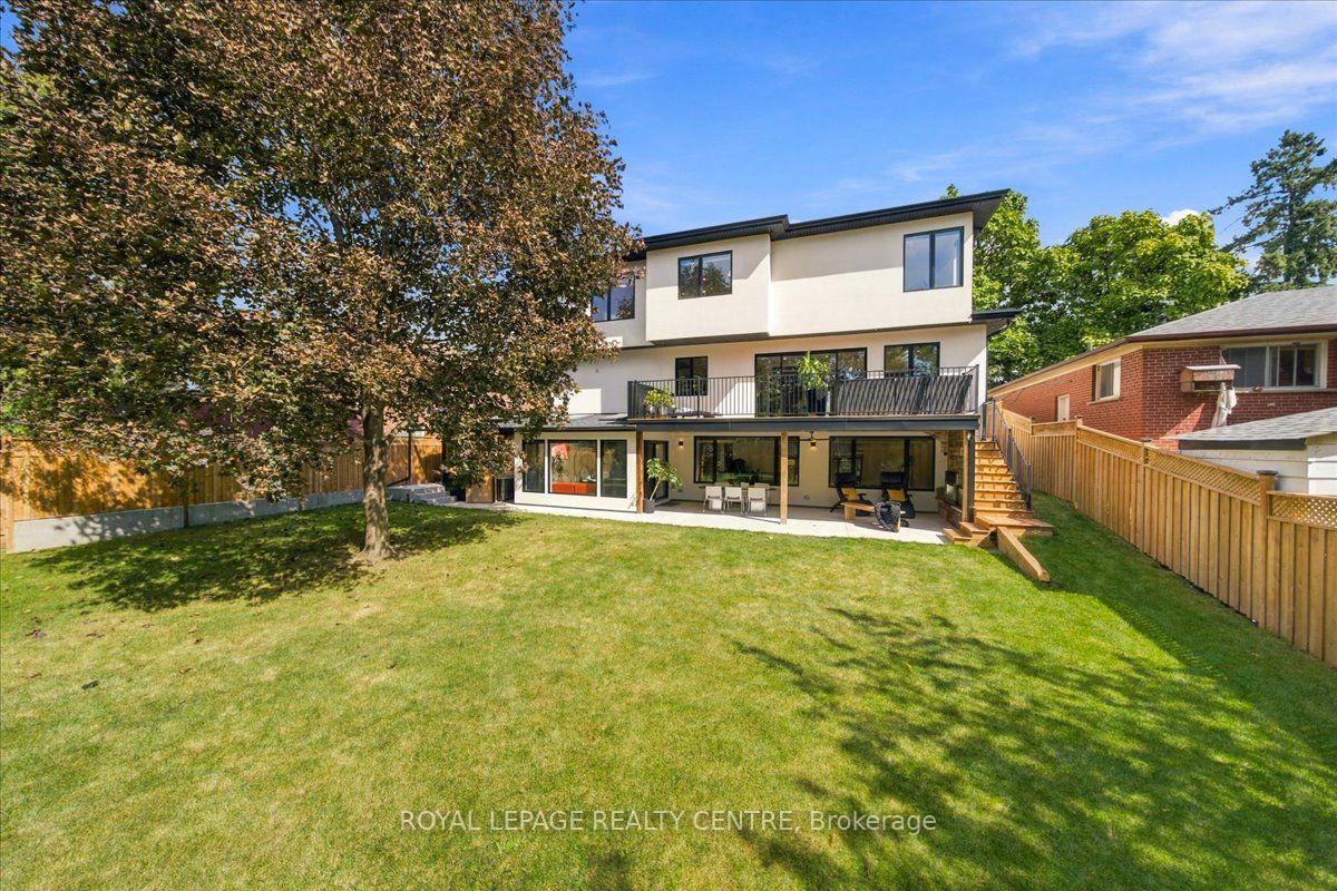 Photo 40 of 116 Elmcrest Road, Etobicoke, Eringate-Centennial-West Deane — HOMEH