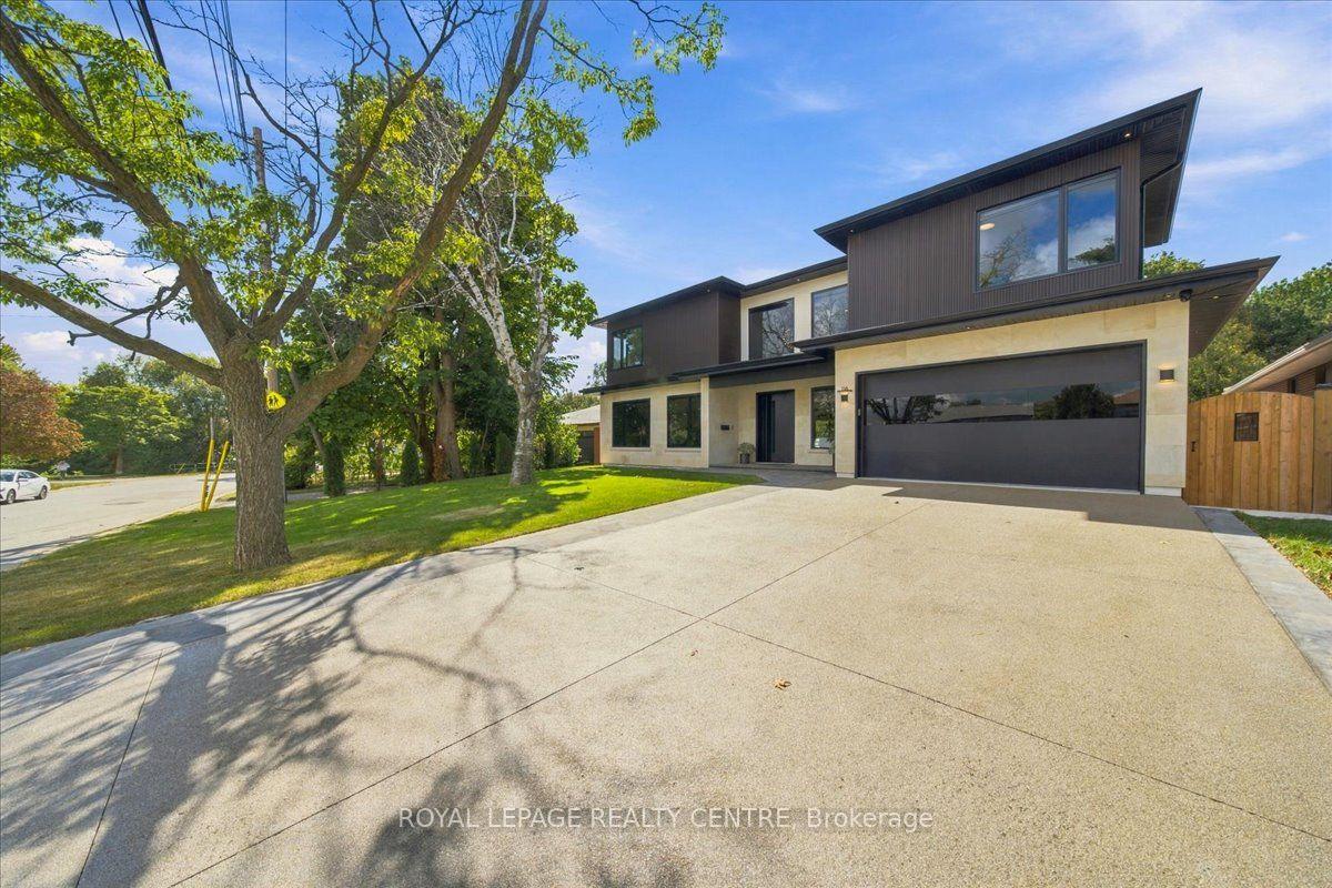 Photo 2 of 116 Elmcrest Road, Etobicoke, Eringate-Centennial-West Deane — HOMEH