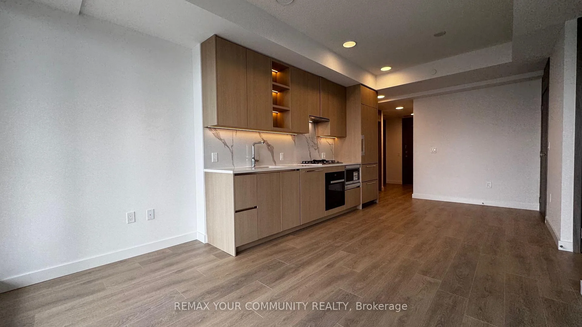 Photo 2 of Unit 2015, 18 Esther Shrine Boulevard, North York, Bayview Village — HOMEH
