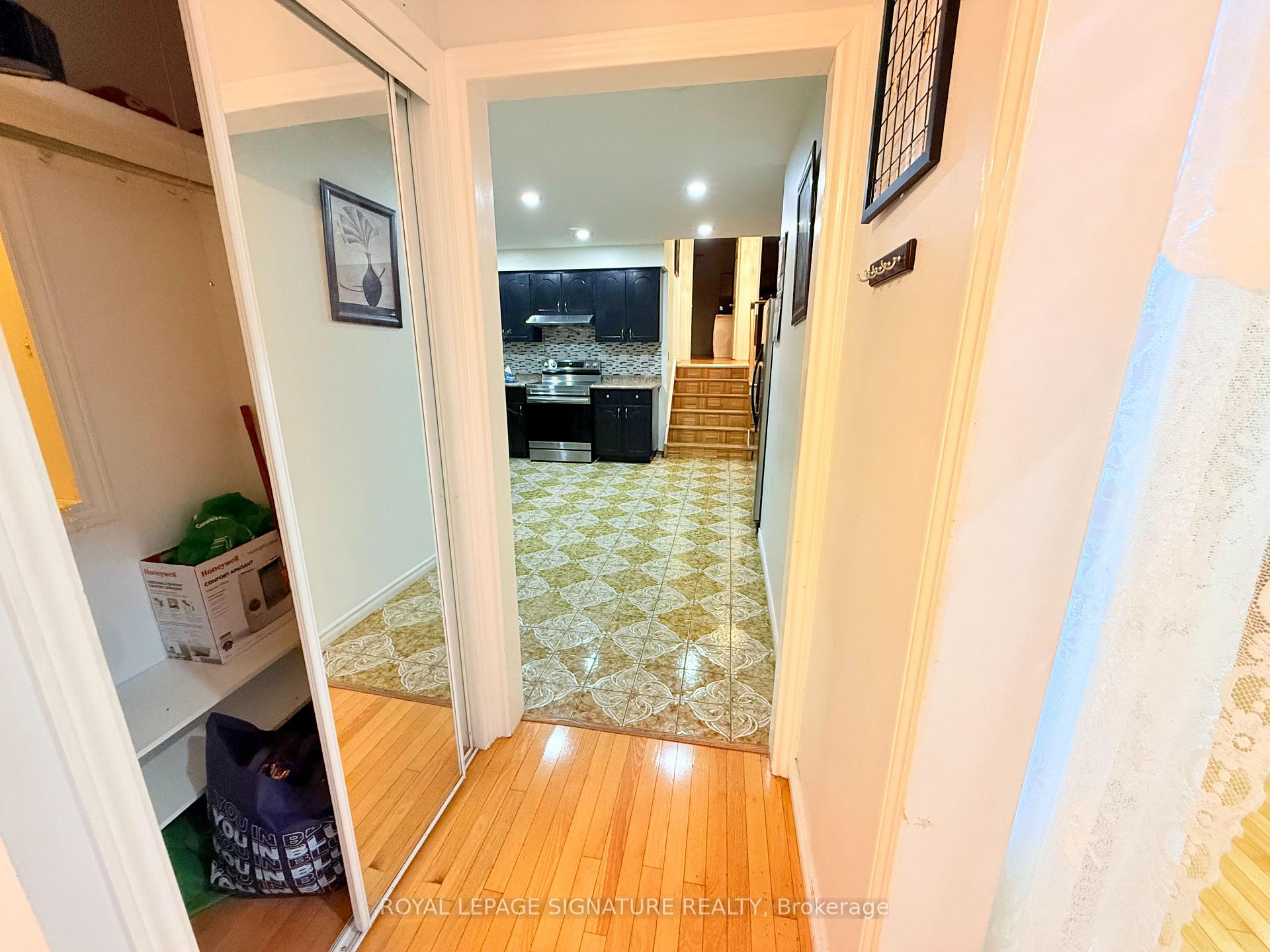 Photo 8 of 32 Madison Street, Brampton, Central Park — HOMEH