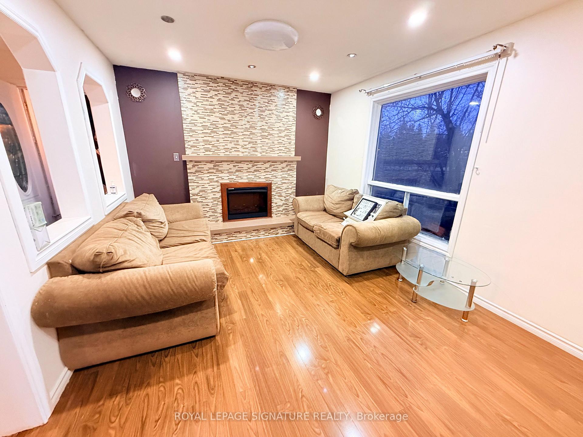 Photo 18 of 32 Madison Street, Brampton, Central Park — HOMEH