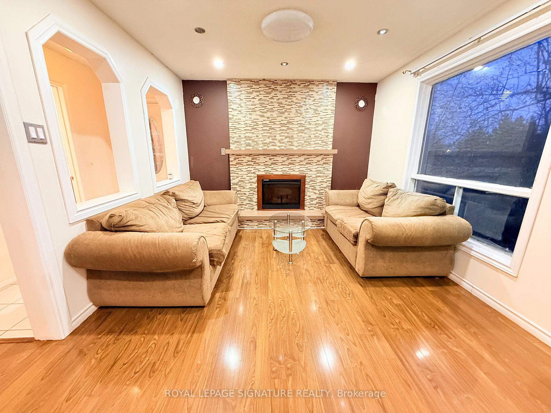 Photo 19 of 32 Madison Street, Brampton, Central Park — HOMEH