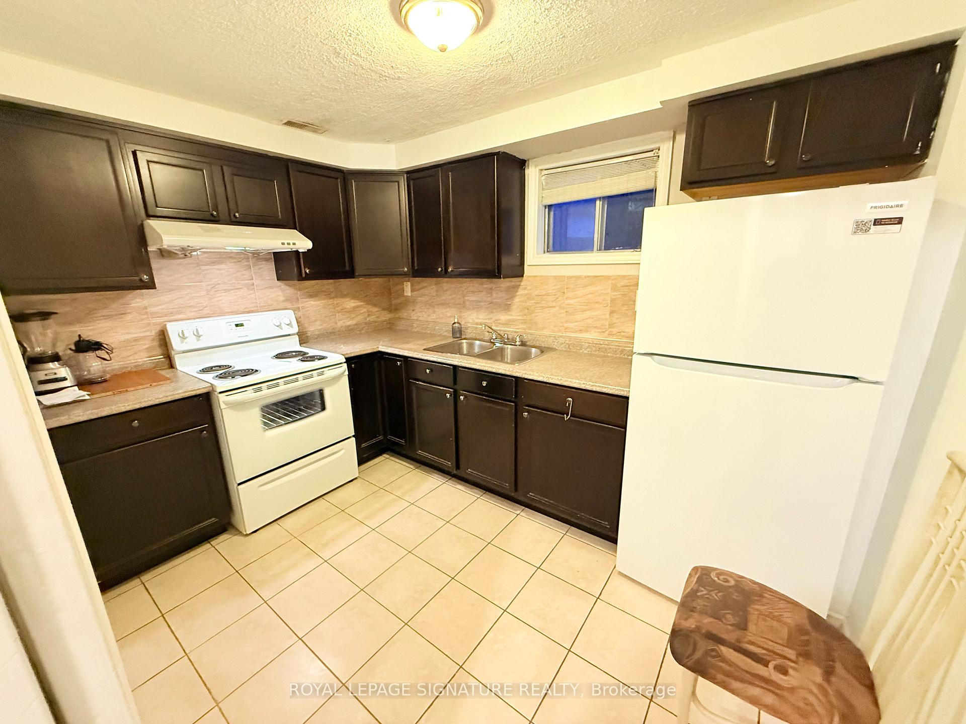 Photo 29 of 32 Madison Street, Brampton, Central Park — HOMEH