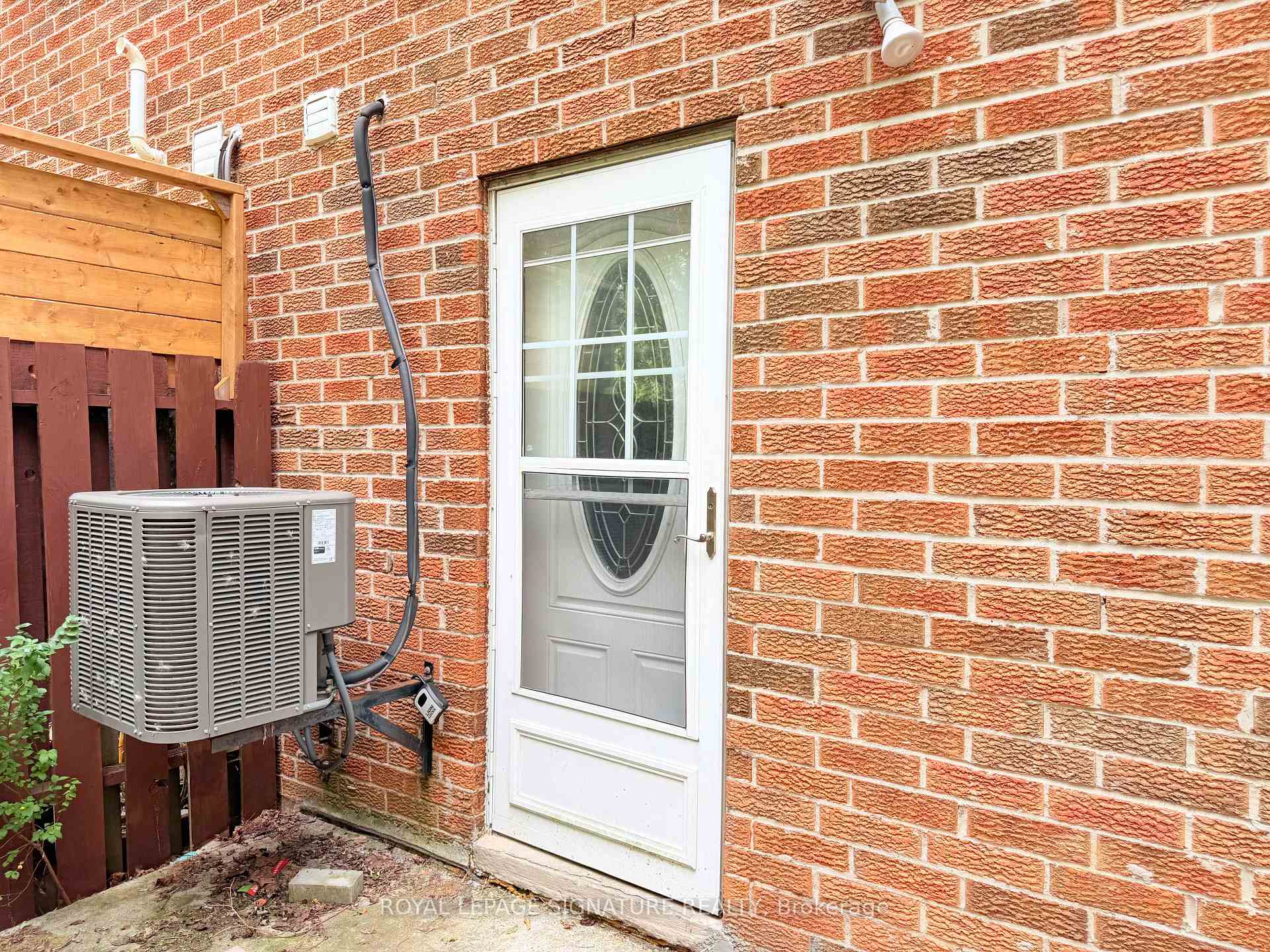 Photo 31 of 32 Madison Street, Brampton, Central Park — HOMEH