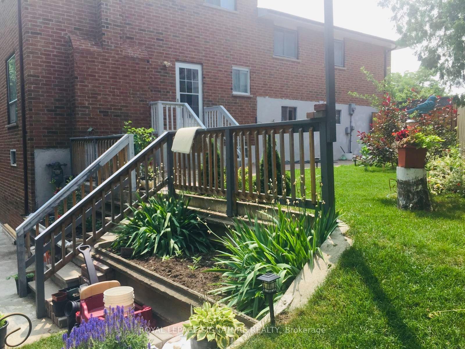 Photo 37 of 32 Madison Street, Brampton, Central Park — HOMEH