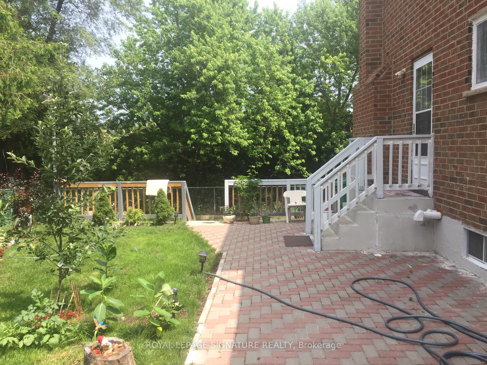 Photo 38 of 32 Madison Street, Brampton, Central Park — HOMEH
