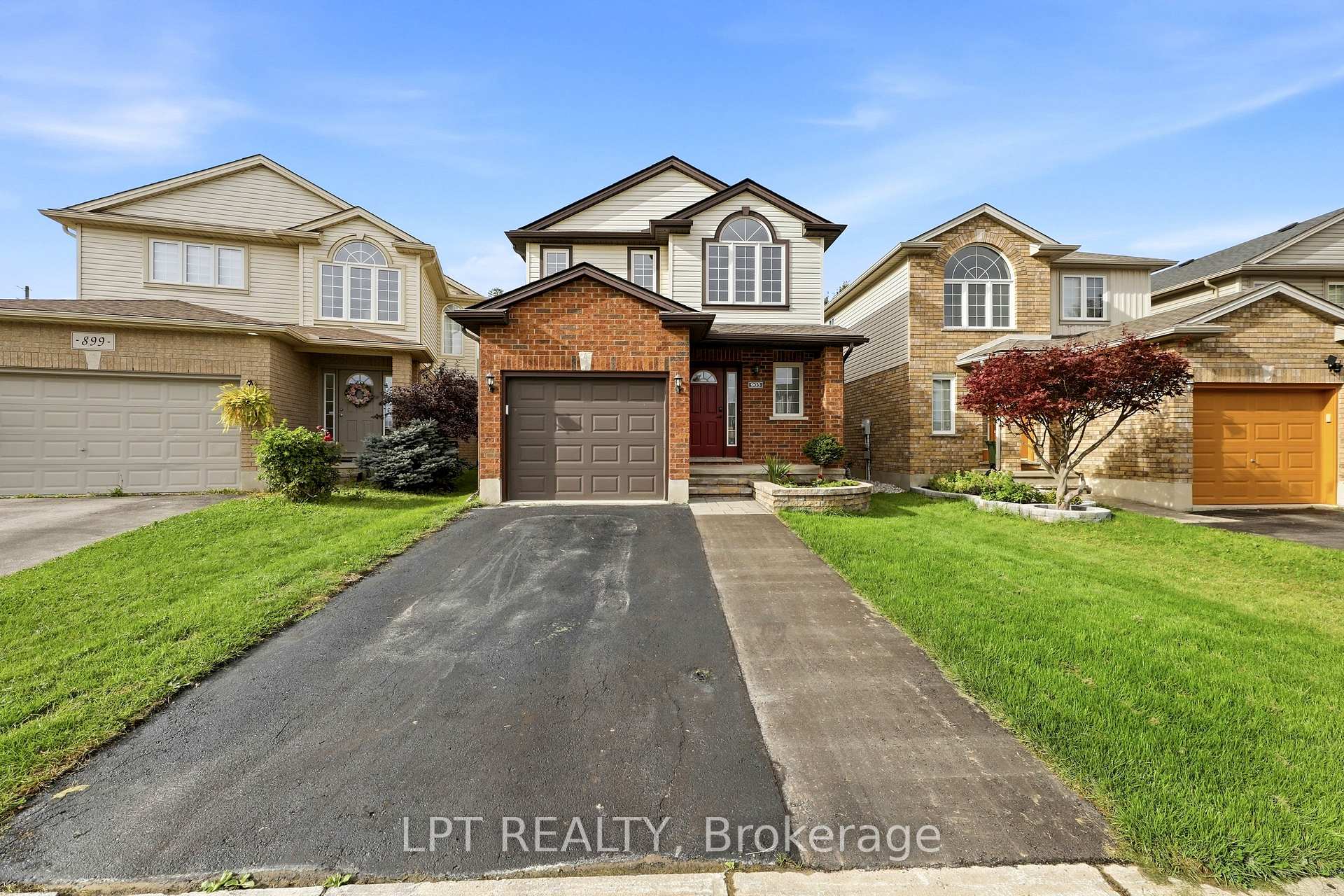 Photo 1 of 903 Bradshaw Crescent, London, North C — HOMEH