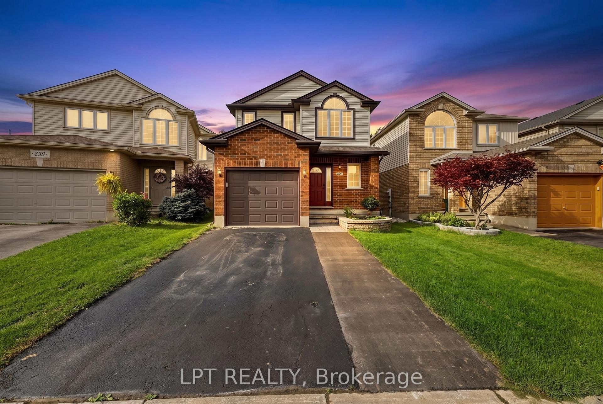 Photo 2 of 903 Bradshaw Crescent, London, North C — HOMEH