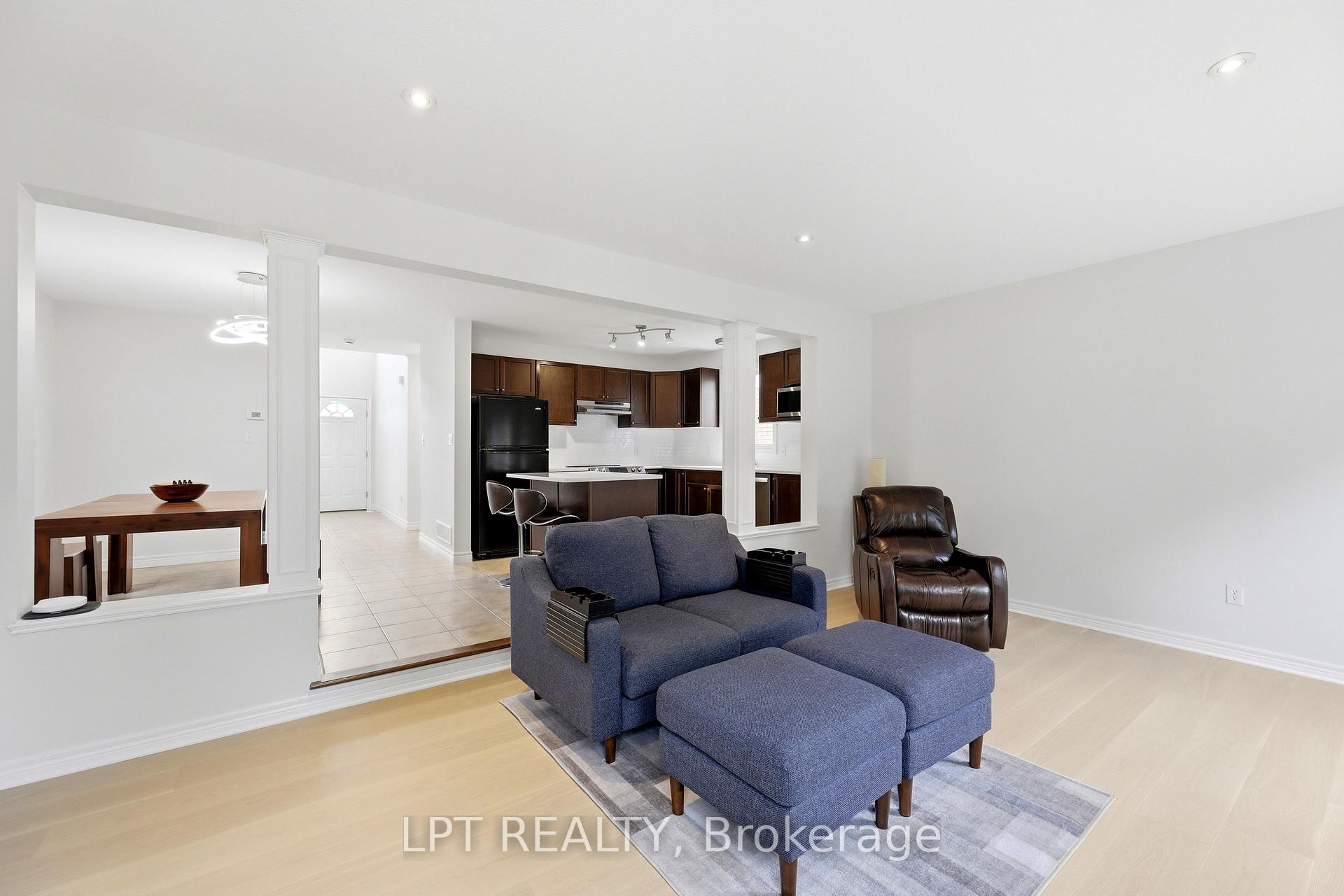 Photo 17 of 903 Bradshaw Crescent, London, North C — HOMEH