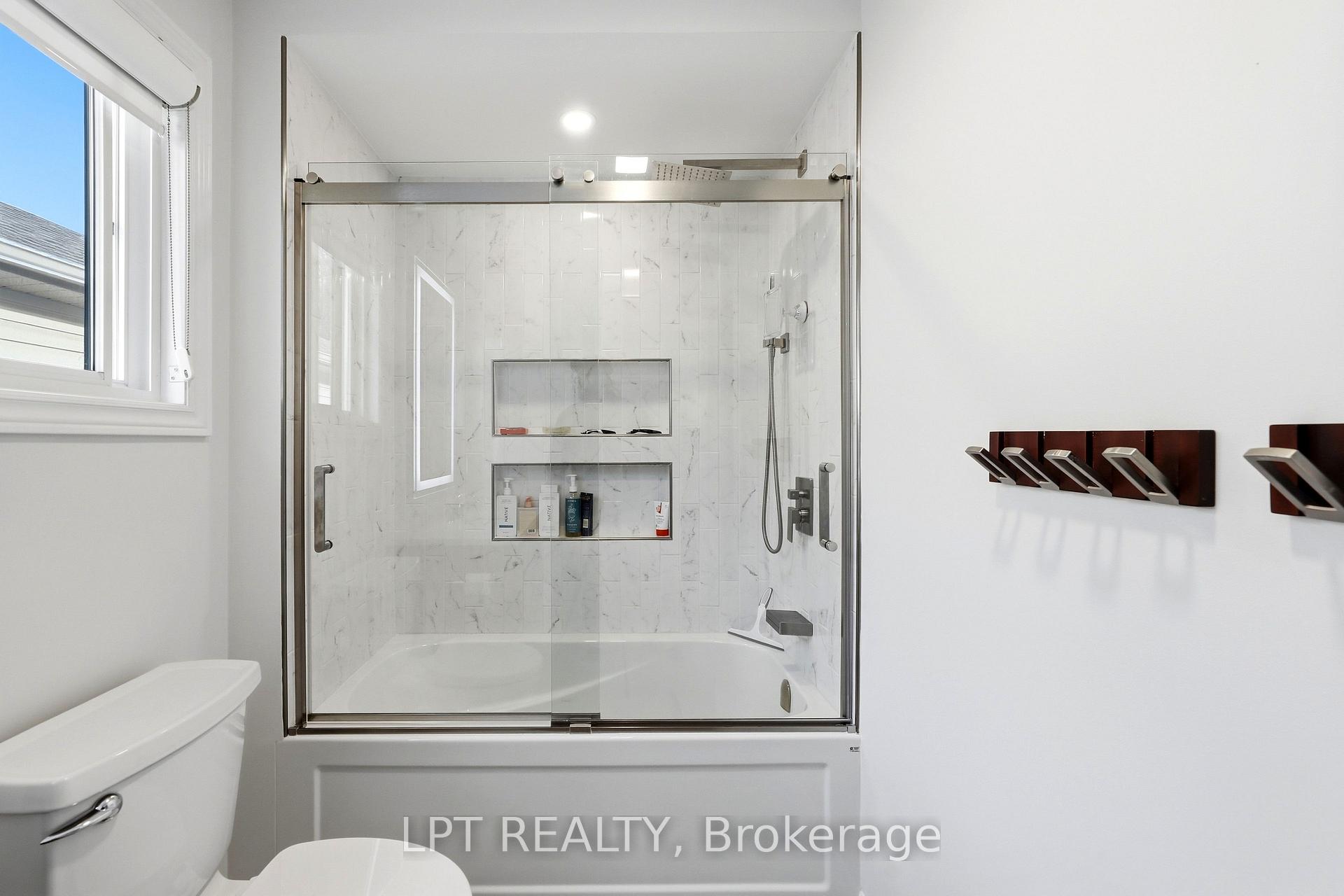 Photo 27 of 903 Bradshaw Crescent, London, North C — HOMEH