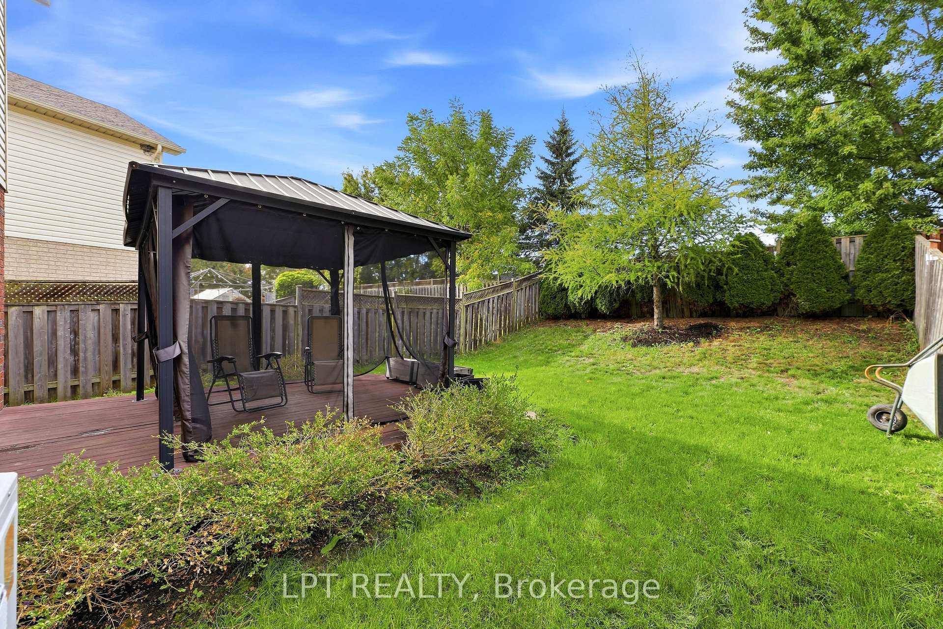 Photo 35 of 903 Bradshaw Crescent, London, North C — HOMEH