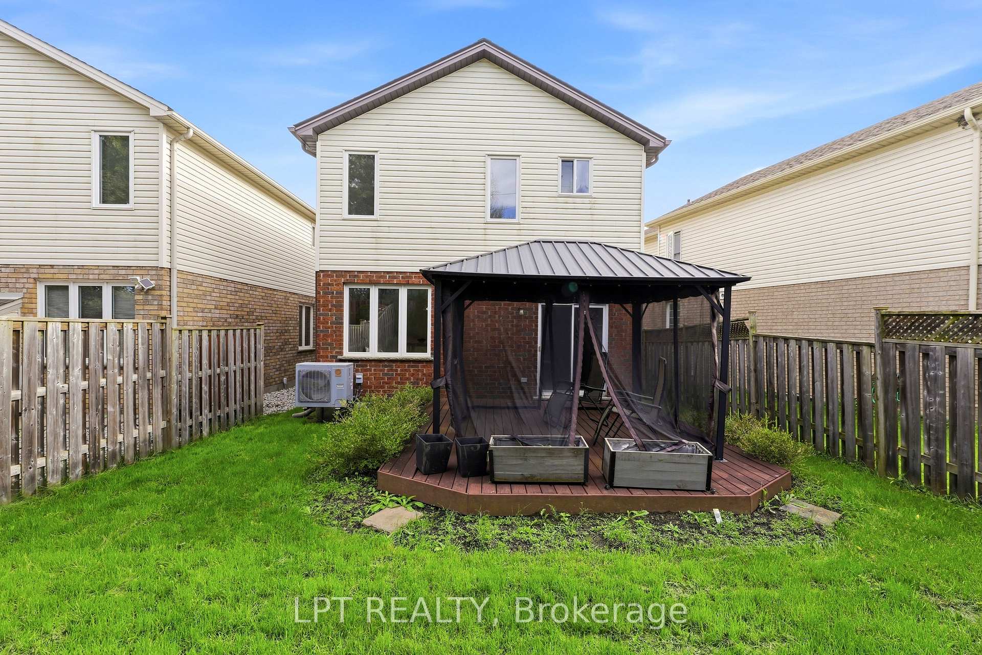 Photo 37 of 903 Bradshaw Crescent, London, North C — HOMEH