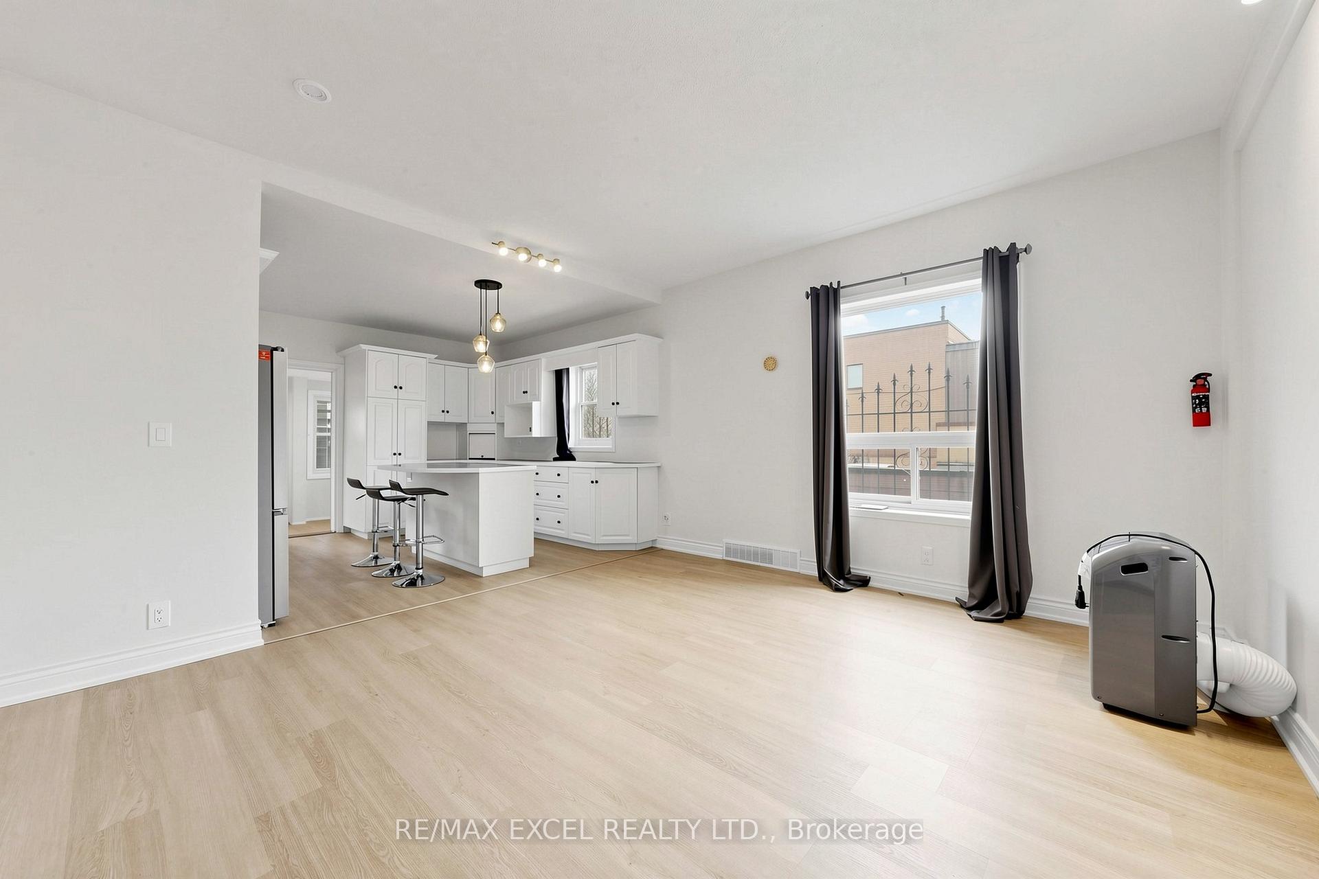 Photo 3 of Unit Main, 259 Victoria Avenue N, Hamilton, Landsdale — HOMEH