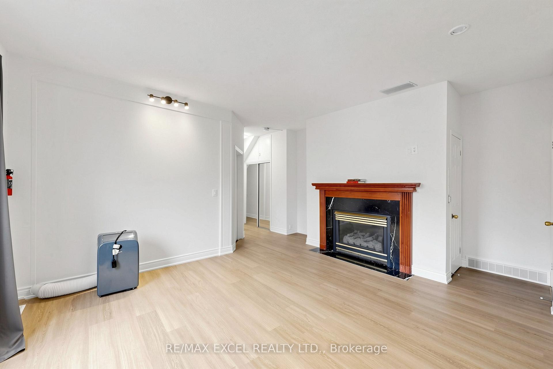 Photo 7 of Unit Main, 259 Victoria Avenue N, Hamilton, Landsdale — HOMEH