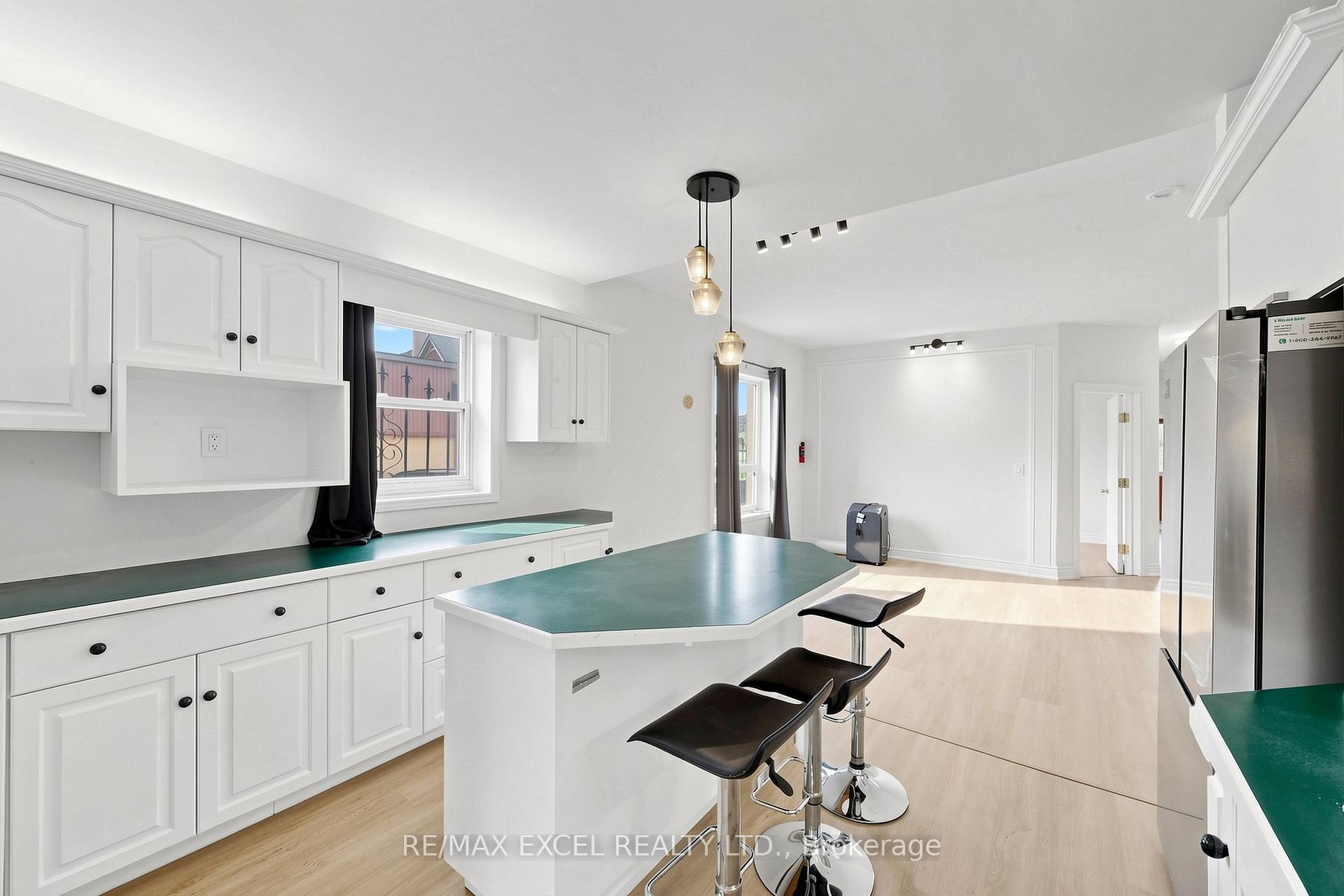 Photo 8 of Unit Main, 259 Victoria Avenue N, Hamilton, Landsdale — HOMEH