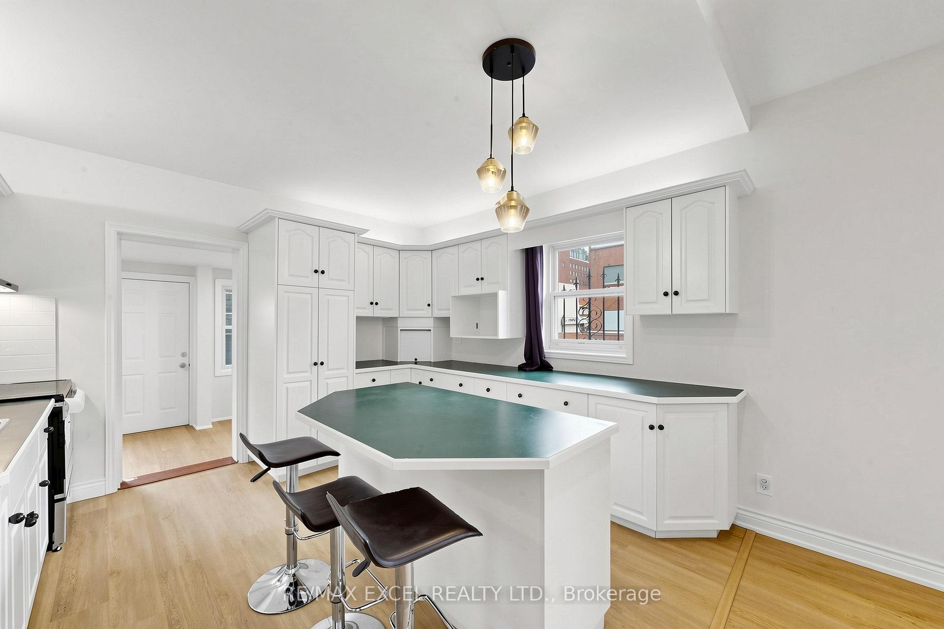 Photo 10 of Unit Main, 259 Victoria Avenue N, Hamilton, Landsdale — HOMEH